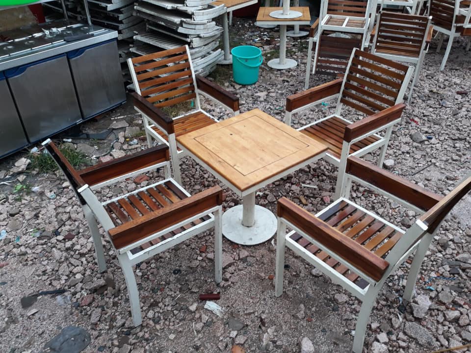 Cửa hàng bàn ghế cafe sân vườn
